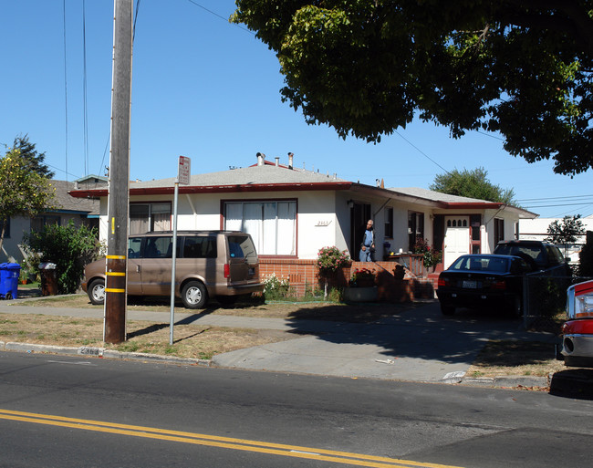 2363 Rheem Ave in Richmond, CA - Foto de edificio - Building Photo