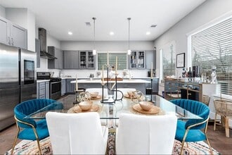 414 Yale Oaks Ln in Houston, TX - Building Photo - Building Photo