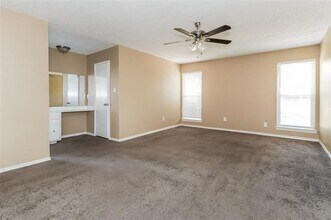 4807 Crestmont Ct in Arlington, TX - Building Photo - Building Photo