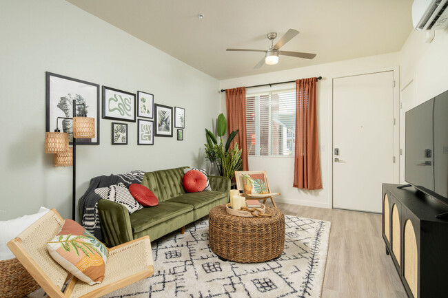 Streamliner Aldea in Glendale, AZ - Building Photo - Building Photo