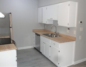 9013 W Elm St, Unit 3 in Phoenix, AZ - Foto de edificio - Building Photo