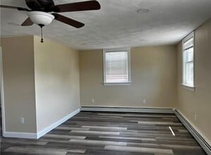 1 Berwick Ave, Unit 1 in North Providence, RI - Building Photo - Building Photo