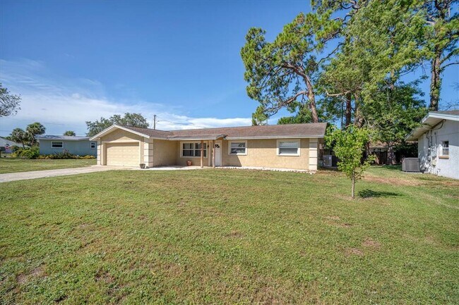 5738 Antilles Dr in Sarasota, FL - Building Photo - Building Photo