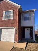 16785 Huntington Ln in St. Robert, MO - Building Photo