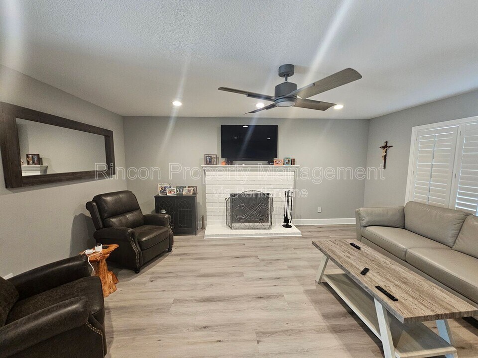 4926 Island View St in Oxnard, CA - Building Photo