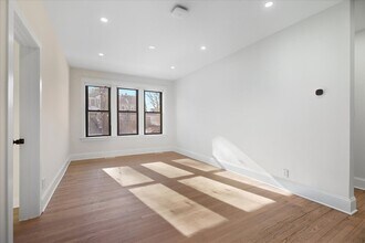 4636 N Hamilton Ave in Chicago, IL - Foto de edificio - Building Photo