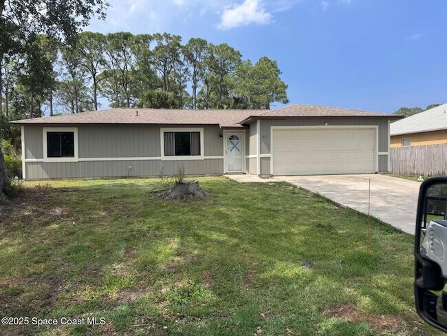 871 Sanford St SW in Palm Bay, FL - Building Photo - Building Photo
