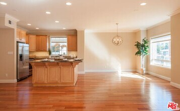 826 Main St in El Segundo, CA - Building Photo - Building Photo