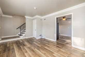 Monroe Street Apartments in Oswego, IL - Building Photo - Interior Photo