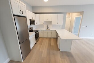 391 Springfield Avenue in Berkeley Heights, NJ - Foto de edificio - Building Photo