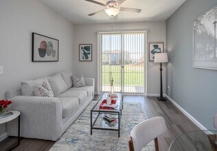 Crest at Arden Village Apartments in Columbia, TN - Building Photo - Building Photo