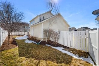 1058 Aberdeen Cir in Farmington, UT - Building Photo - Building Photo