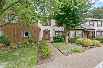117 Wellesley Dr in Newport News, VA - Building Photo - Building Photo