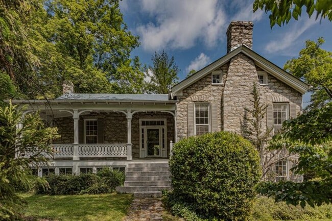 501 Lime Kiln Rd in Lexington, VA - Building Photo - Building Photo