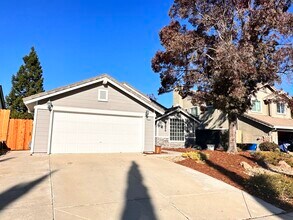 4976 Mesa Ridge Dr in Antioch, CA - Building Photo - Building Photo