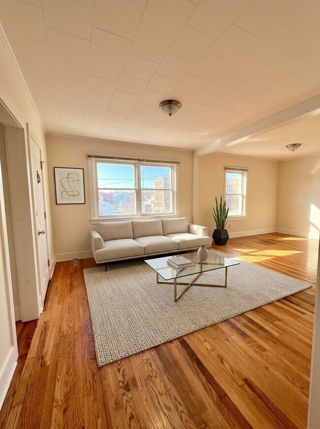 45 Slater St, Unit 1 in Fall River, MA - Foto de edificio - Building Photo