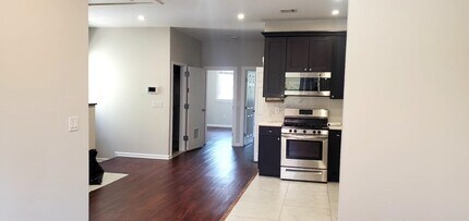 2110 Summit Ave in Union City, NJ - Building Photo - Building Photo