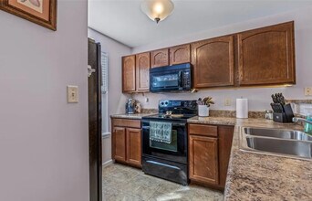 9740 Bexley Station Dr, Unit Bexley Station in Affton, MO - Foto de edificio - Building Photo