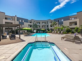 The Plaza Apartments in San Diego, CA - Building Photo