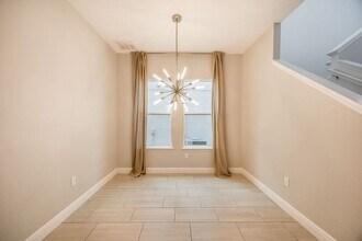 2411 Standing Rock Cir in Oakland, FL - Building Photo - Building Photo