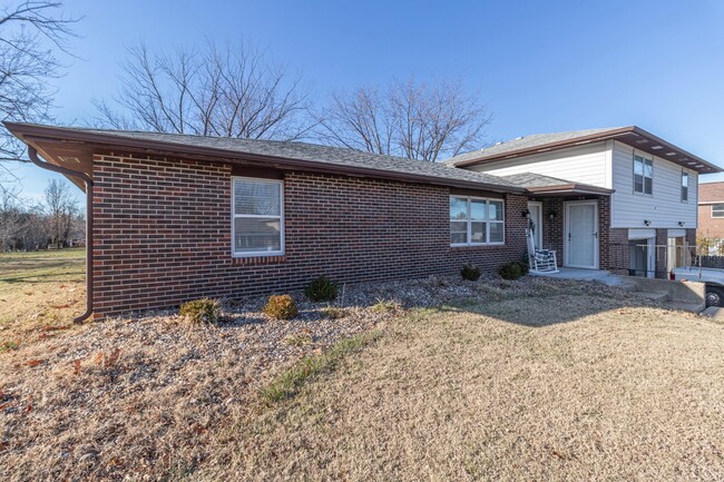 515 Pear Tree Cir in Columbia, MO - Building Photo - Building Photo