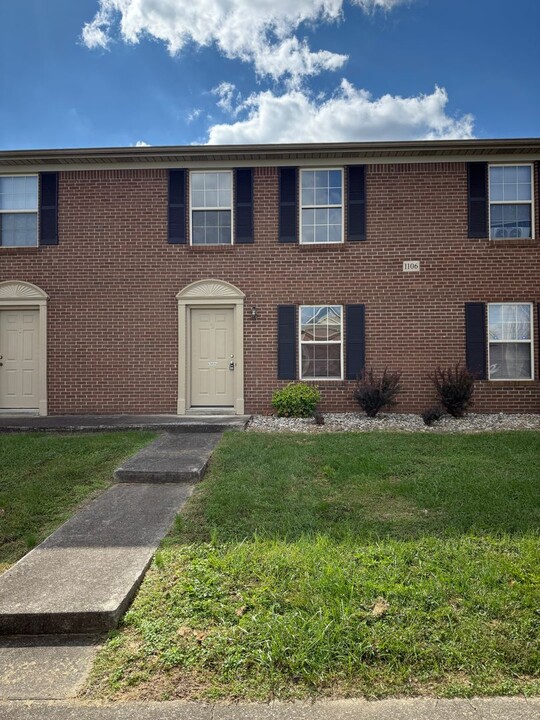 1118 Richmond Green Dr in Richmond, KY - Building Photo