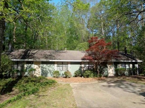 120 Wellington Ct, Unit 120 - Right in Athens, GA - Building Photo - Building Photo