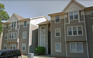 1010 Wood Creek Dr, Unit 2 in Fayetteville, NC - Building Photo