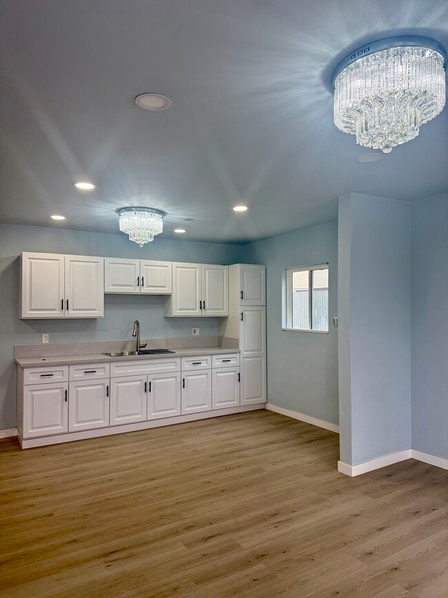 6006 S Wilton Pl in Los Angeles, CA - Foto de edificio - Building Photo