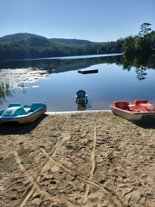 302 Lake Ave, Unit 302 Lake Ave Apt 10 in Lake Luzerne, NY - Foto de edificio