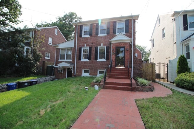 property at 4028 20th St NE