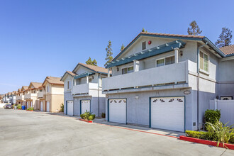 San Jose Villas in Fresno, CA - Building Photo - Primary Photo