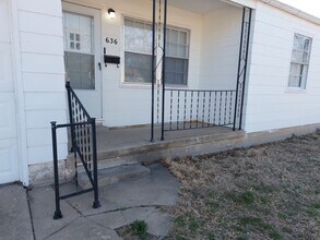 636 S Pinecrest St in Wichita, KS - Building Photo - Building Photo
