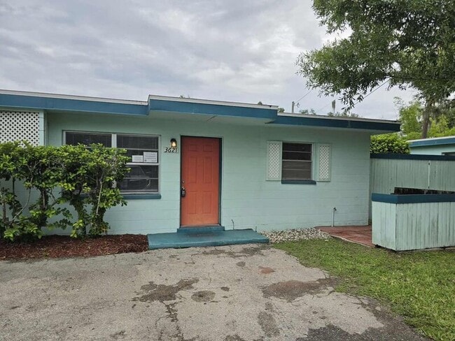 property at 3621 Old Tampa Hwy