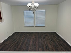 7712 Copper Hollow in Converse, TX - Foto de edificio - Building Photo