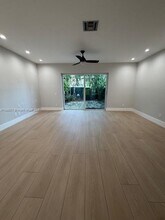 101 NE 8th Ave in Fort Lauderdale, FL - Building Photo - Building Photo