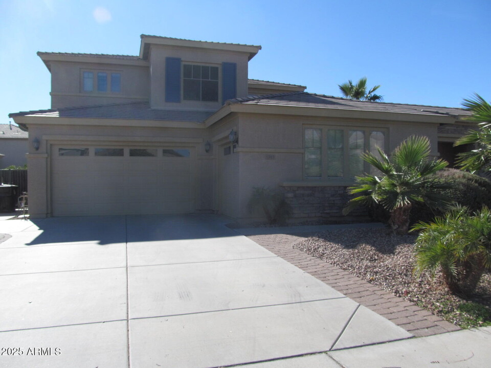 1345 E Lovebird Ct in Gilbert, AZ - Building Photo