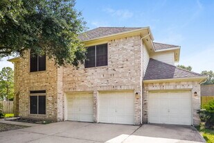 16502 Wheatfield Dr in Houston, TX - Building Photo