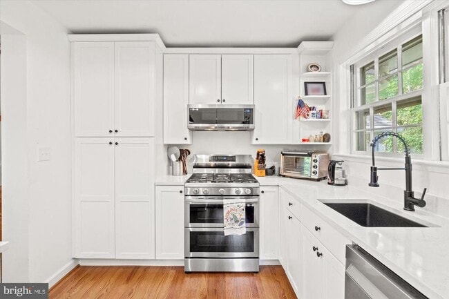 809 E Timber Branch Pkwy in Alexandria, VA - Building Photo - Building Photo