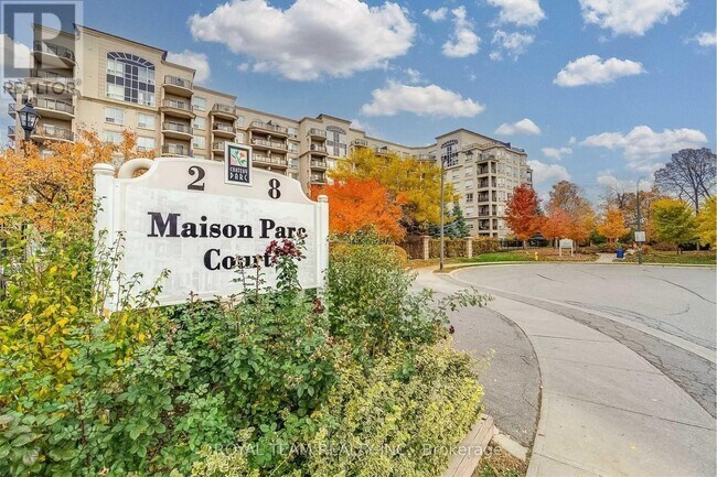 2 Maison Parc Ct in Vaughan, ON - Building Photo - Building Photo