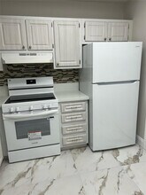 406 NW 68th Ave in Fort Lauderdale, FL - Foto de edificio - Building Photo