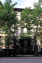 450 W 23rd St in New York, NY - Building Photo - Building Photo