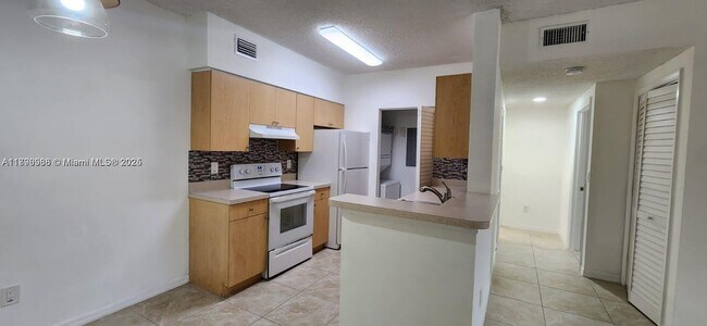 10342 Fox Trail Rd S in Royal Palm Beach, FL - Building Photo - Building Photo