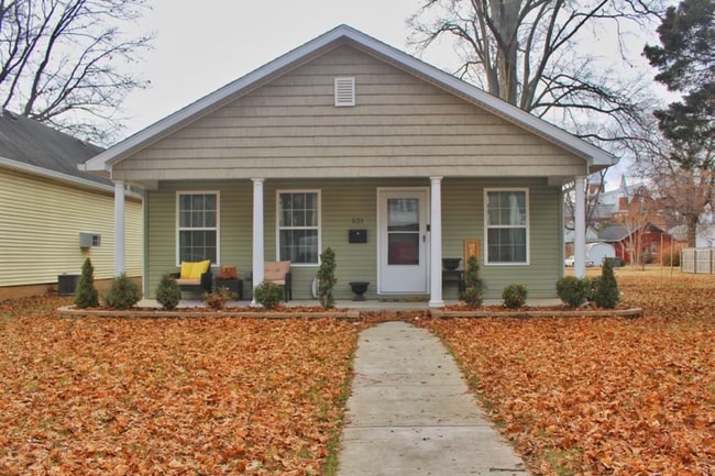 521 S New York Ave in Evansville, IN - Foto de edificio - Building Photo
