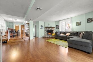 77 W 17th St in Bayonne, NJ - Building Photo - Building Photo