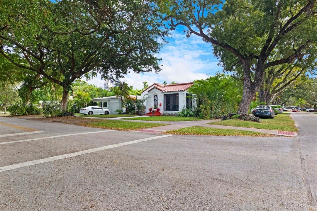 244 Fluvia Ave in Coral Gables, FL - Building Photo