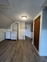 76 Sunnyside Ave, Unit 3 Apartamentos