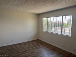 118 Mt Vernon Cir in Las Vegas, NV - Building Photo - Building Photo