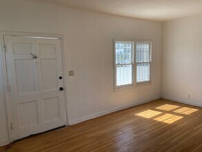 800 N Mansfield Ave in Los Angeles, CA - Building Photo - Building Photo