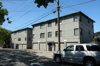 3320-3322 King St in Berkeley, CA - Foto de edificio - Building Photo